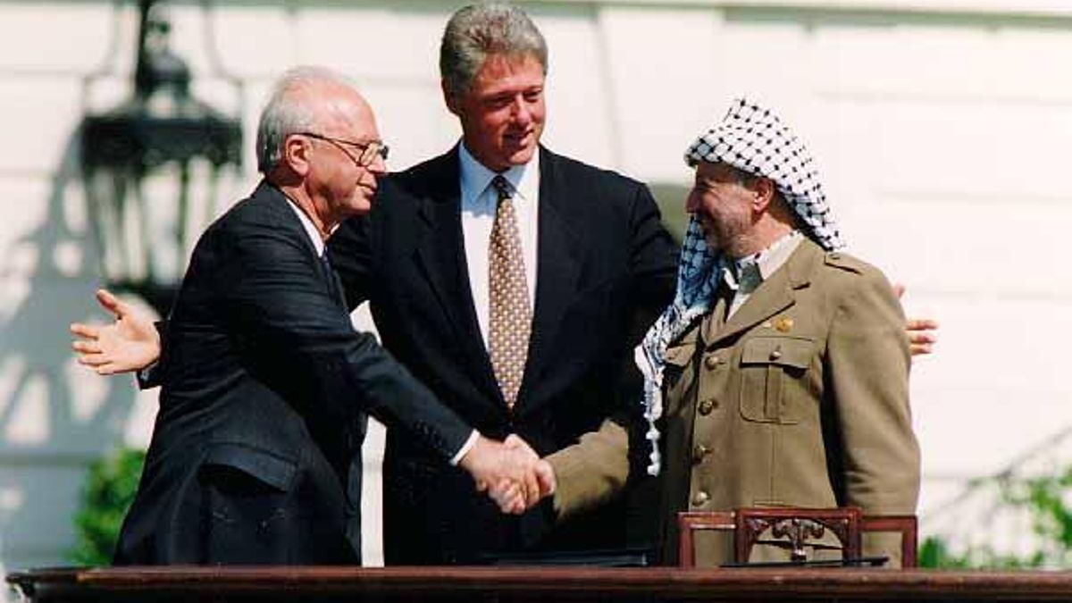 Firma de los Acuerdos de Oslo en la Casa Blanca el 13 de septiembre de 1993