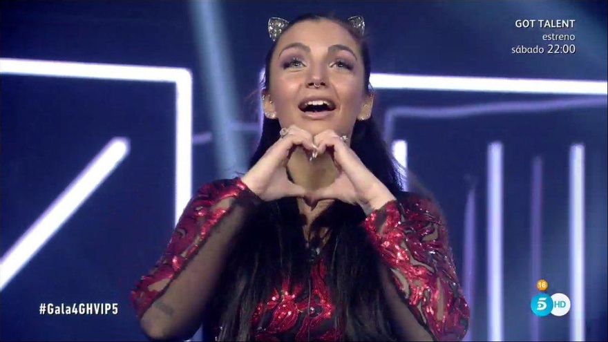 Elettra salvada de la expulsión