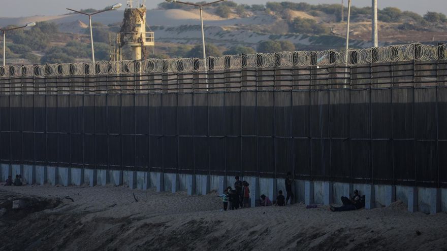 Miles de euros para sacar a los familiares atrapados en Gaza: "La única alternativa que existe es sobornar"