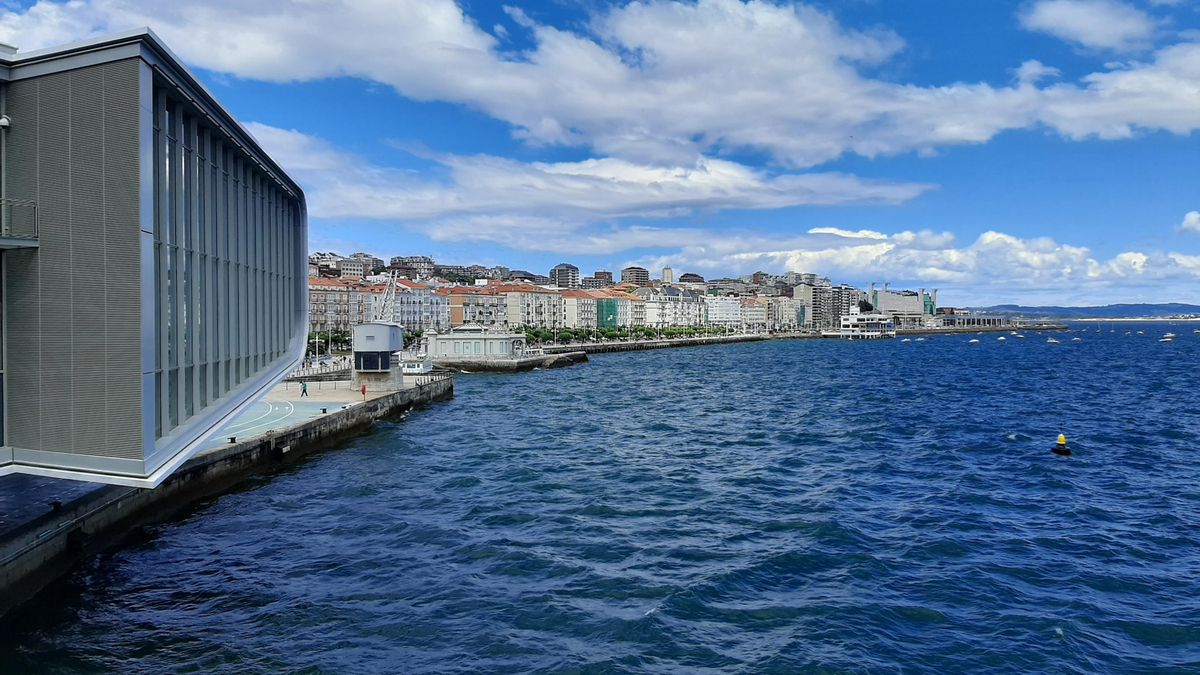 Ciudad de Santander, vista desde el Centro Botín. Capital cántabra. Turismo.