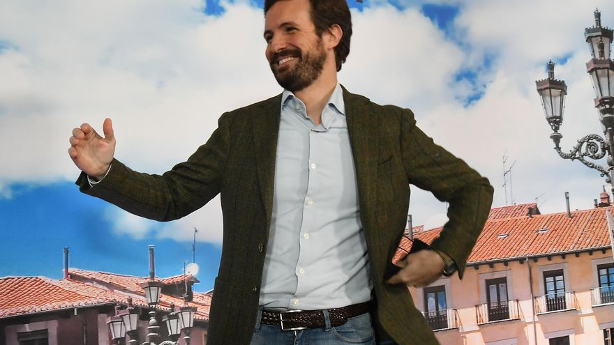 Pablo Casado recupera la ocurrencia sobre las pateras en Canarias por la que VOX ya fue desautorizado por la Armada