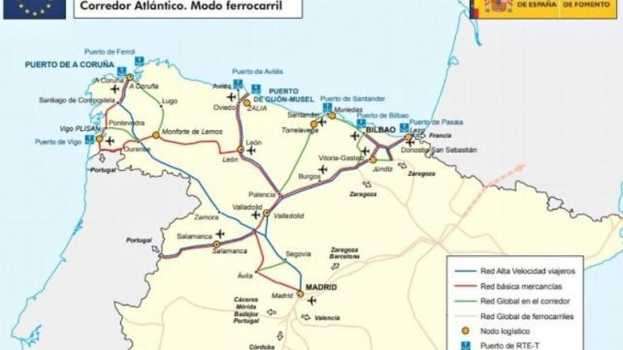 En la red de ferrocarril, Ponferrada no aparece, tampoco como nudo logístico, aunque la línea pase por la capital del Bierzo. El mapa es oficial del Gobierno de España.