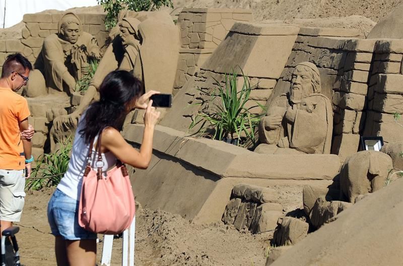 Inauguración del belén de arena de Las Canteras.