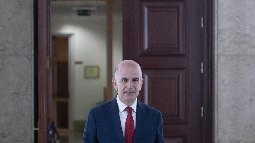 Archivo - El diputado de UPN, Alberto Catalán.