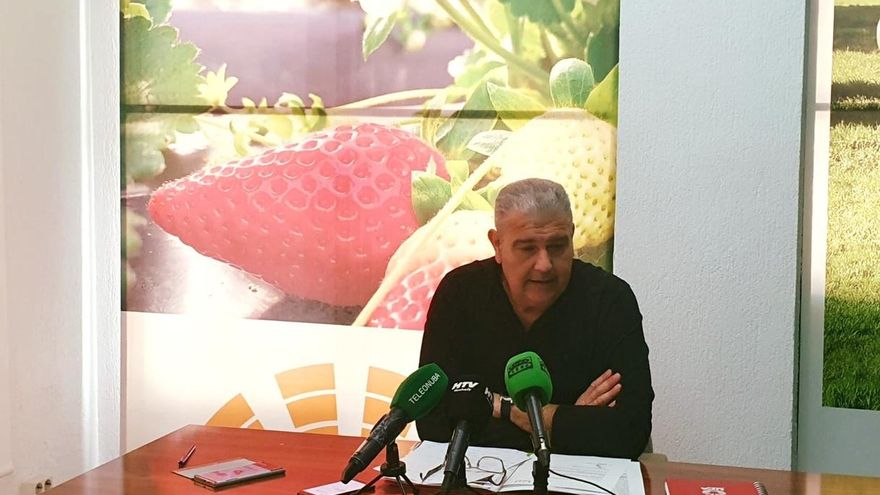 Los agricultores repartirán tarrinas de fresas a los conductores afectados por el corte de la A-49 del día 27