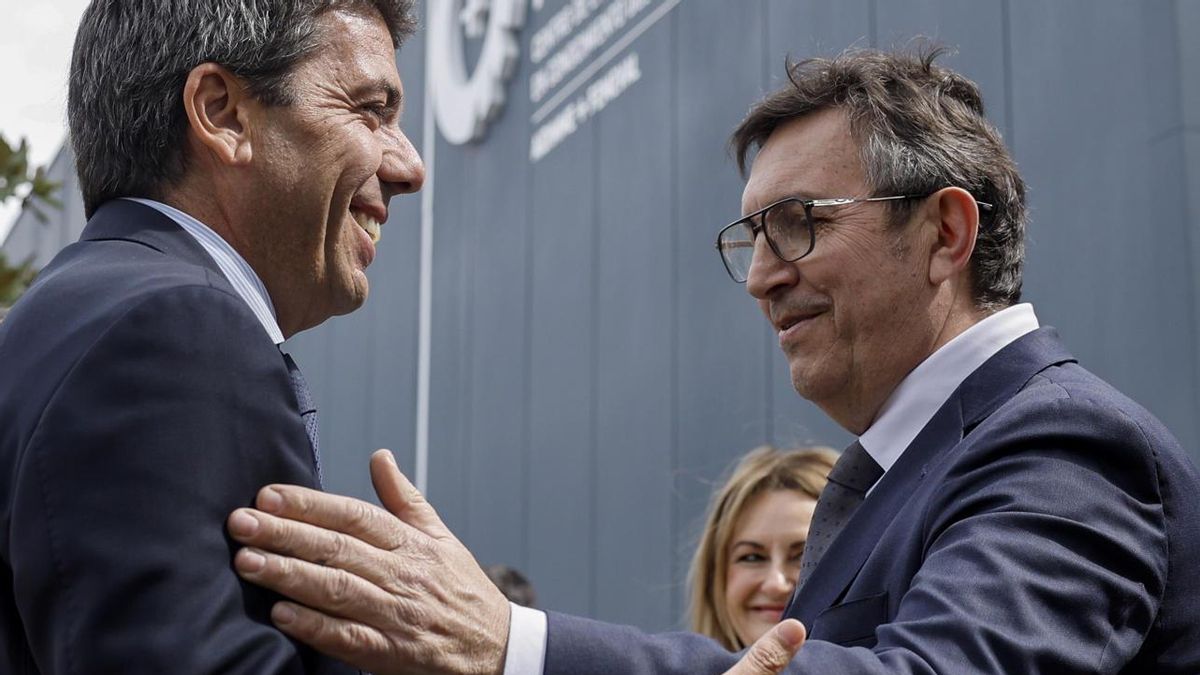 Vicente Lafuente, junto a Carlos Mazón.