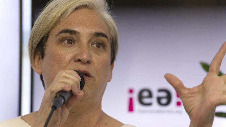 Colau reprocha a Collboni su "giro a la derecha" y se ve más útil fuera del Ayuntamiento