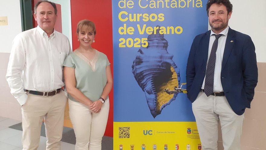 El catedrático Juan Vivero y los codirectores del curso ‘Grandes desafíos sociales y normativos de nuestra era', Carmen Sarabia y David Lantarón