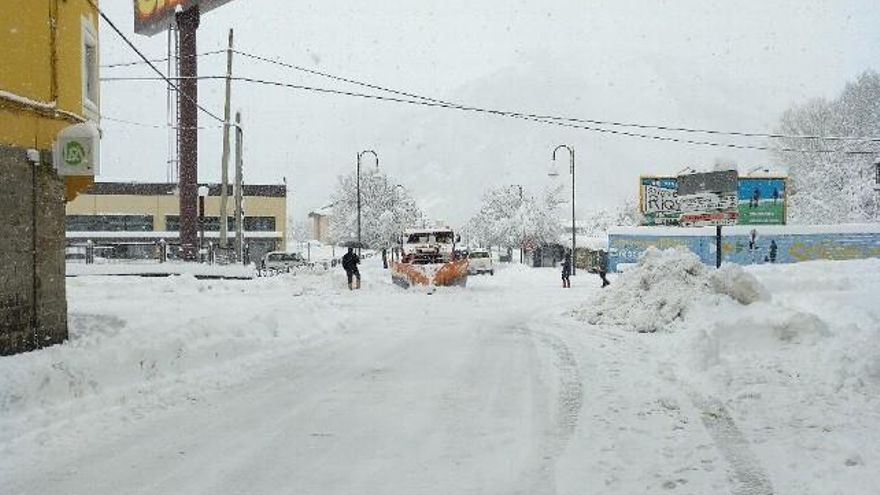 La nieve cayó con fuerza en Villablino, como en toda Laciana.