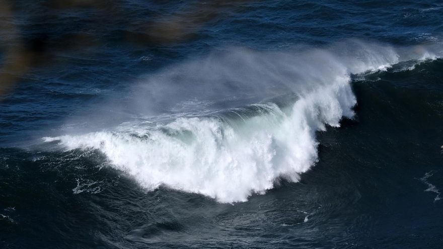 Mueren cuatro personas en Asturias y Tarragona tras caer al mar por el temporal
