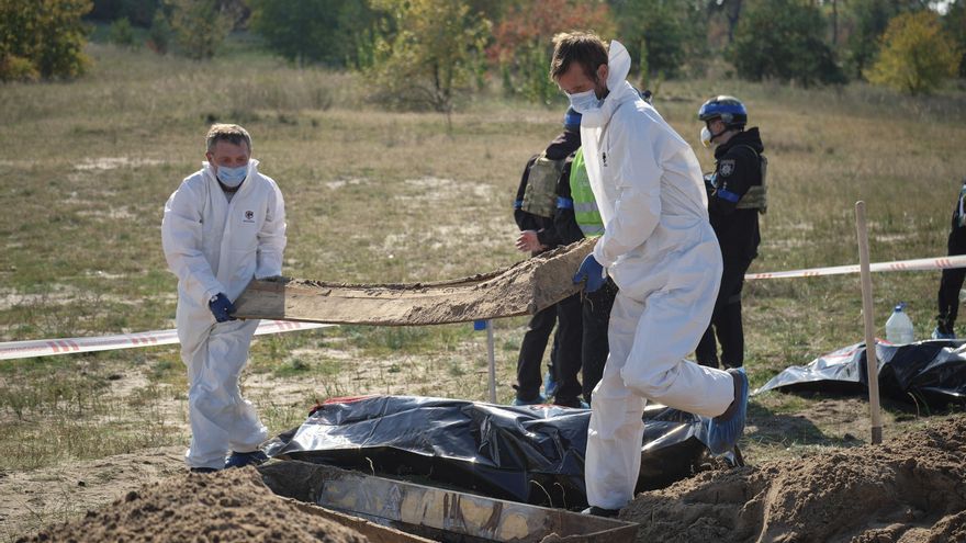 Hallan 180 cadáveres en una fosa común en Limán tras ser liberada de rusos