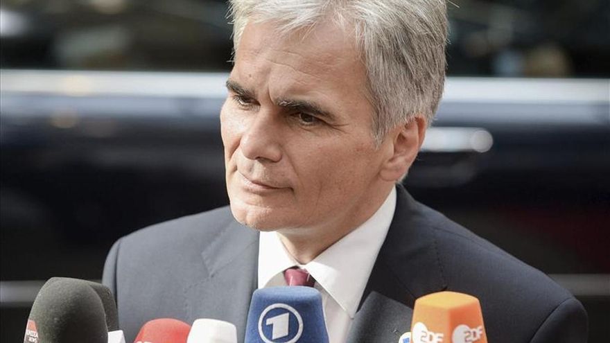 El canciller austríaco plantea sanciones para quien no acepte las cuotas de los refugiados