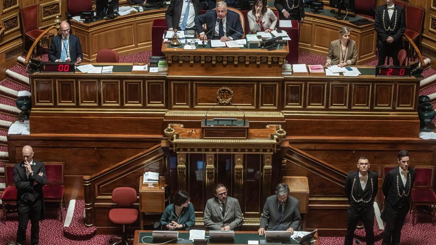 El Senado francés da luz verde a incluir el derecho al aborto en la Constitución