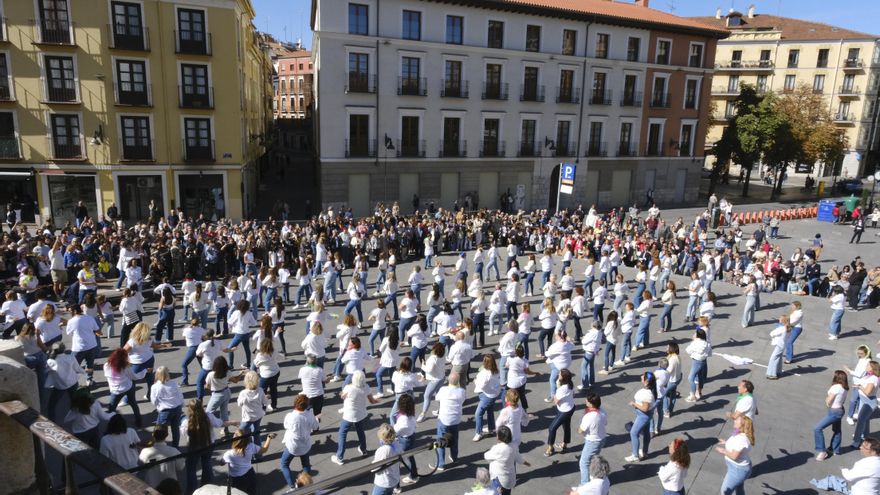'La chica ye-yé' revive en Valladolid con un 'flashmob' homenaje a Concha Velasco