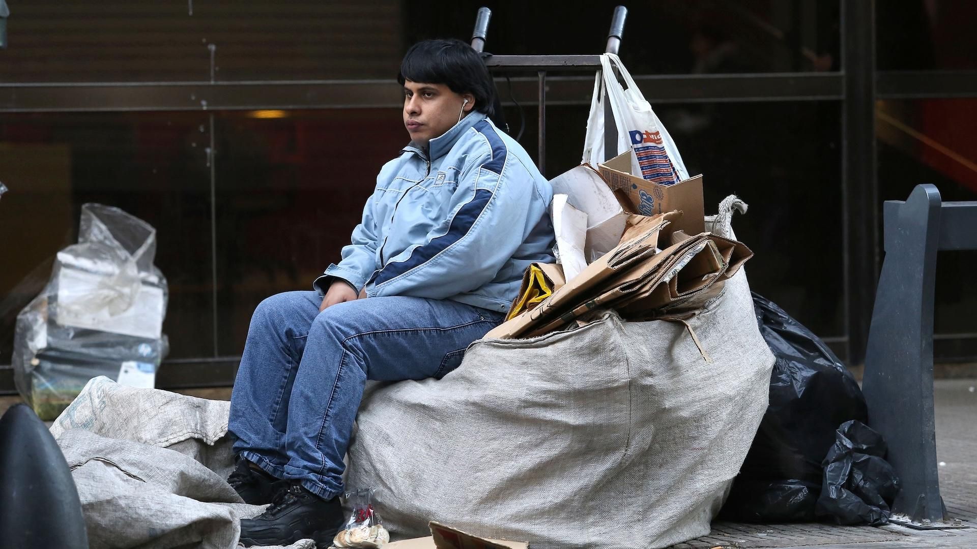 Los trabajadores informales y los sectores pobres, sin novedades de la fiesta prometida