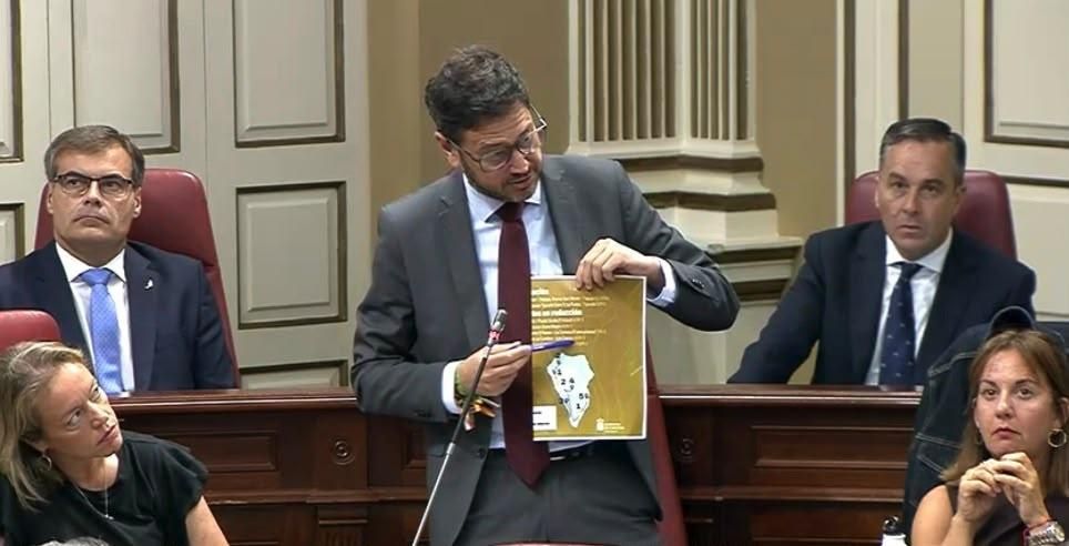 Jacob Qadri en el Parlamento de Canarias.