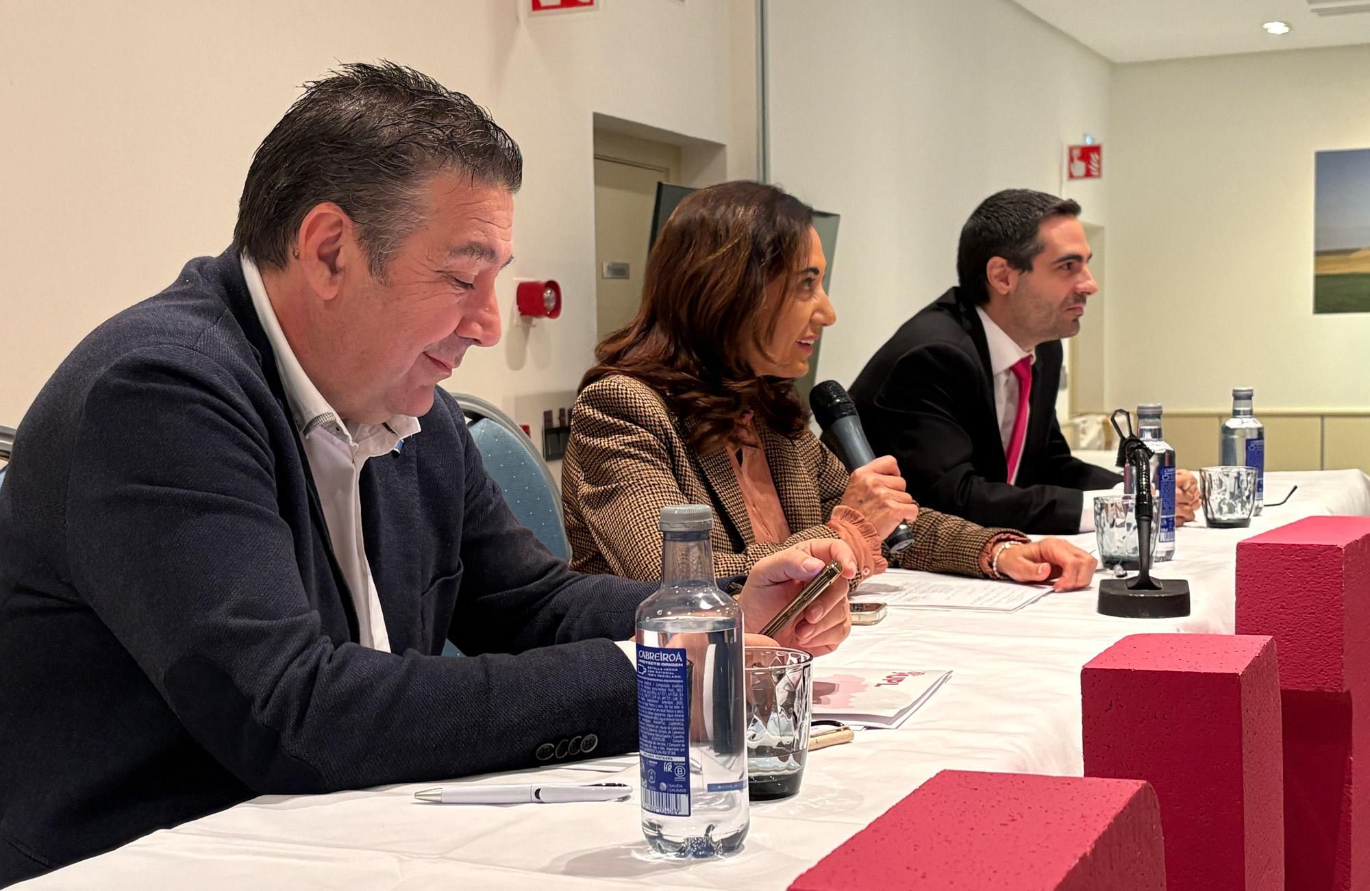 Luis Mariano Santos, Alicia Gallego y Carlos Javier Salgado, dirigentes de UPL.