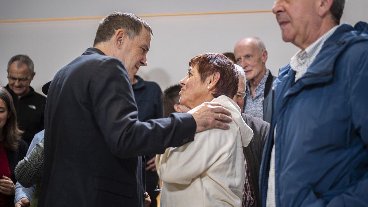 EH Bildu promete "responsabilidad" para evitar un "bloque reaccionario" con "un proyecto autoritario imperial español"