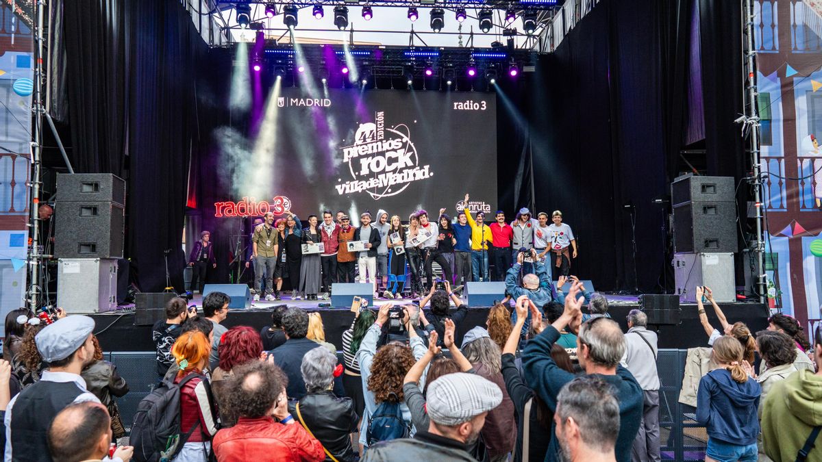 Actuación en Las Vistilas de Paco Pecado, cryymm y mariagrep, ganadores de los Premios Rock Villa 2025