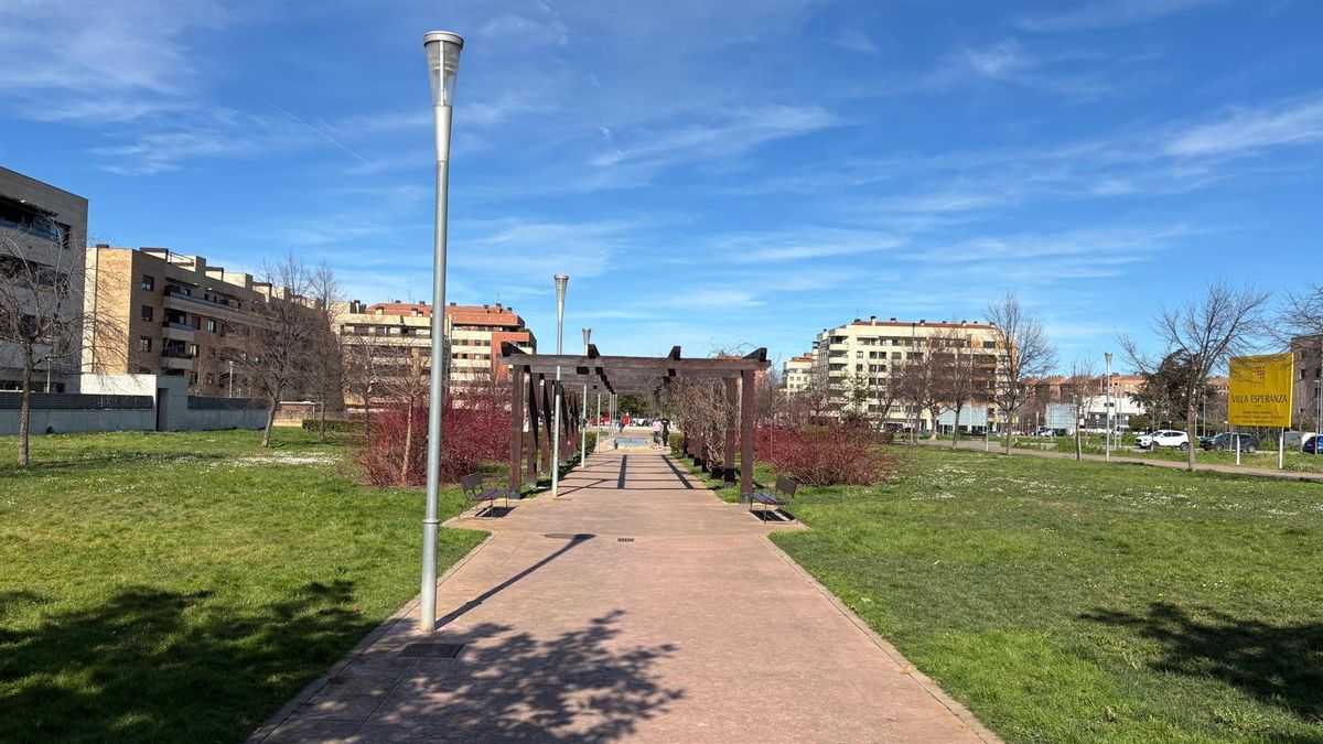 Cielo despejado con pocas nubes en Logroño