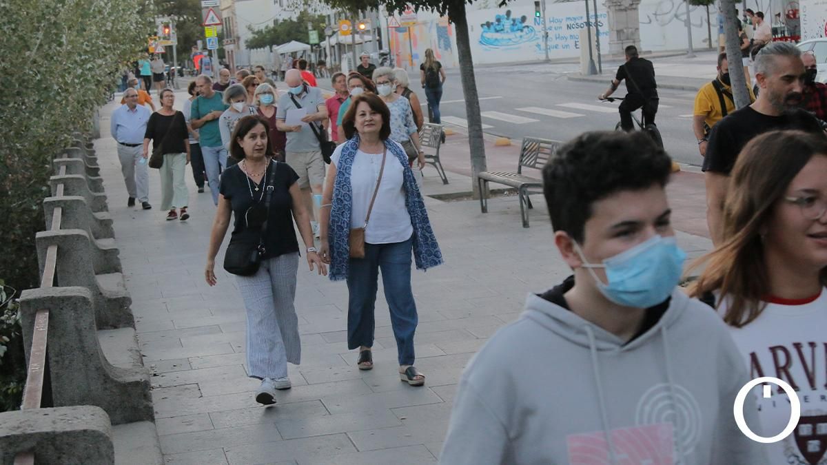 'Paseo crítico' de la plataforma 'Por un Río Vivo' por el Guadalquivir