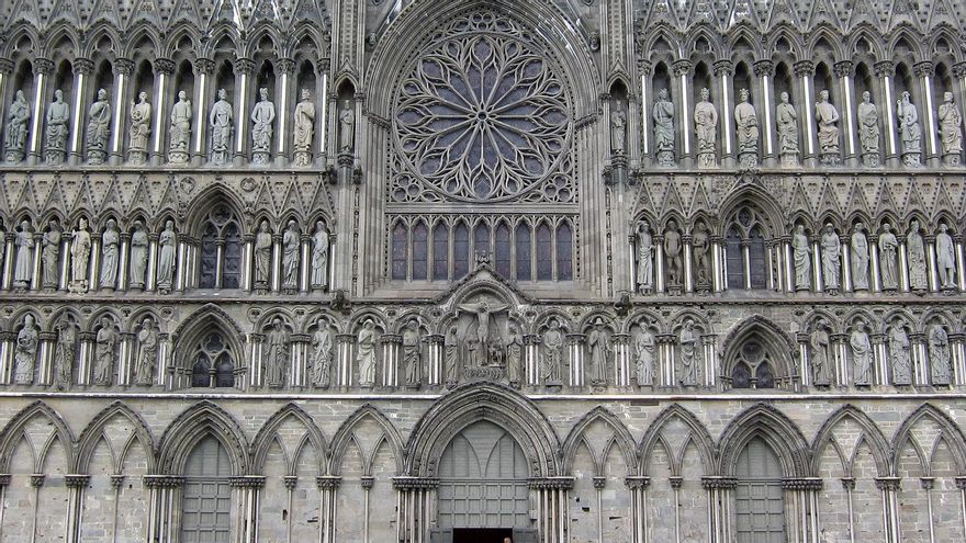 Gótico post vikingo. En Trondheim se apuntaló el abandono del 'paganismo' noruego.