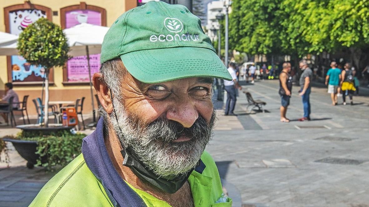 Limpieza de cenizas en La Palma. / Fotos: Leandro Betancor Fajardo