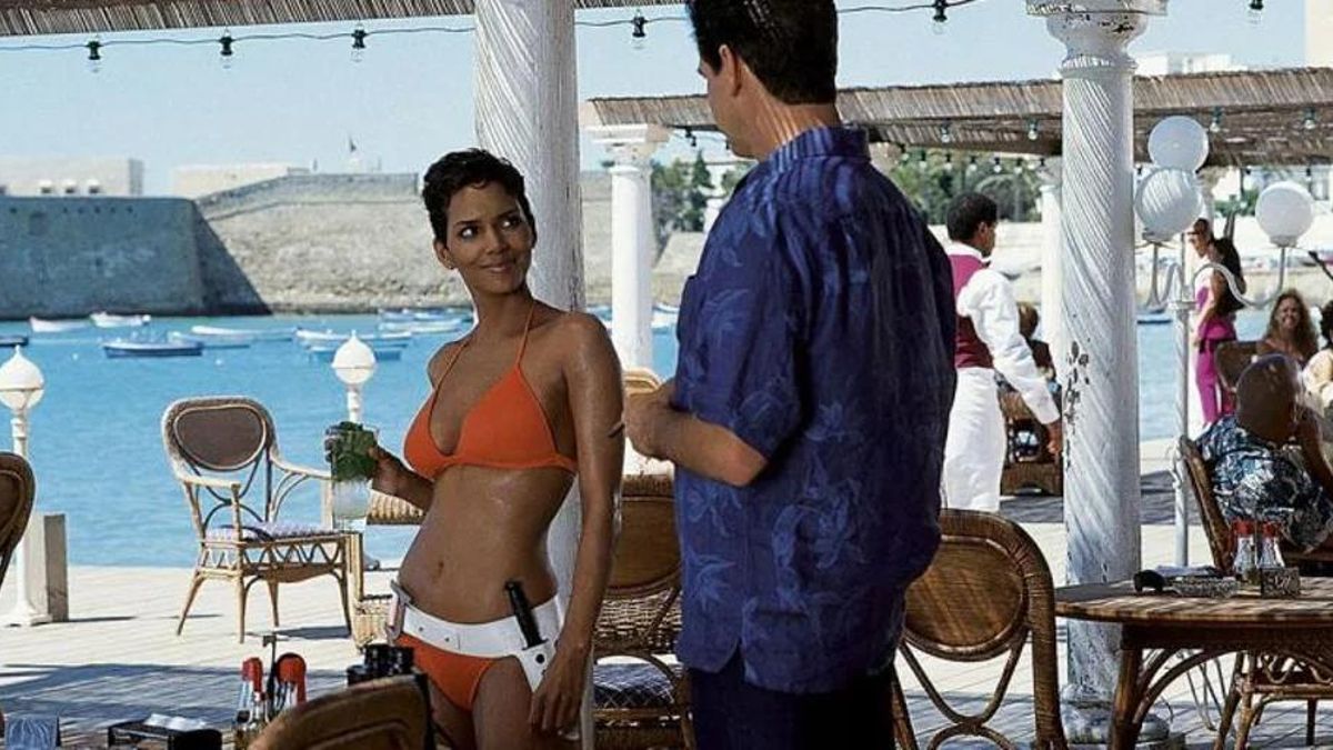Cuando Cádiz se convirtió en La Habana para una película de 007: así se rodó la mítica escena de 'Muere otro día'