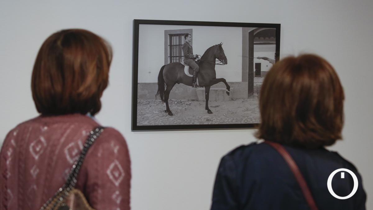 Más allá de 'Carrying': el mundo fotográfico de Pepe Espaliú