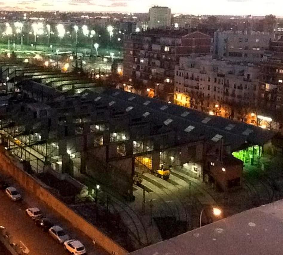 Cocheras Cuatro Caminos - vista nocturna en 2015