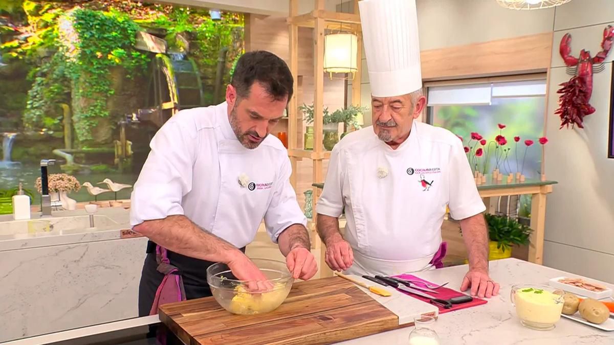 Joseba Arguiñano y Karlos Arguiñano, en 'Cocina abierta'