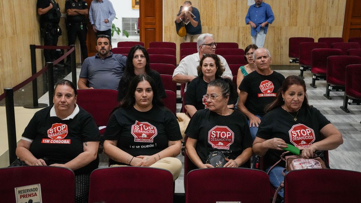 Activistas de Stop Desahucios.