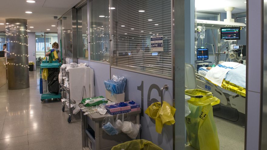 Archivo - Unidad de Cuidados Intensivos (UCI) para enfermos de coronavirus