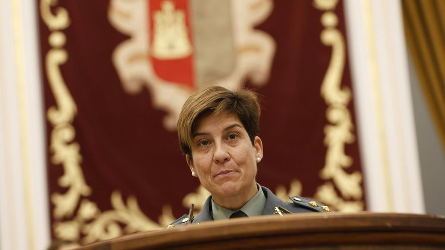 Mª Jesús Pascual, guardia civil: "Tomo con naturalidad dirigir a hombres porque ¿qué diferencia habría si fueran mujeres"