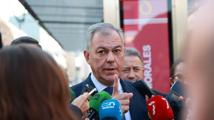 El alcalde de Sevilla tiene "varios proyectos encima de la mesa" para el solar donde acordó crear un pulmón verde