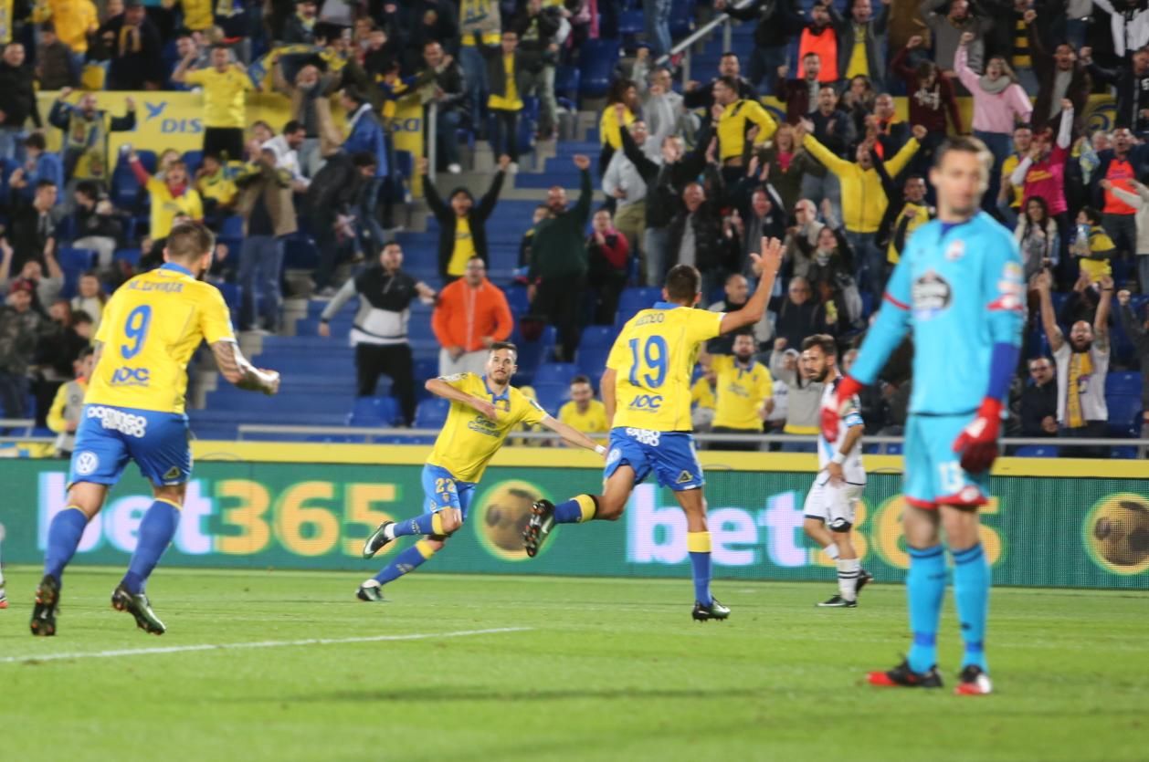 Imágenes del encuentro entre la UD Las Palmas - RC Deportivo de La Coruña. Alejandro Ramos.