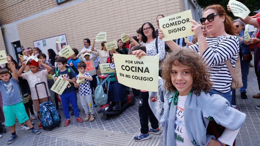 La 'huelga de comedor' en colegios de Córdoba, en imágenes