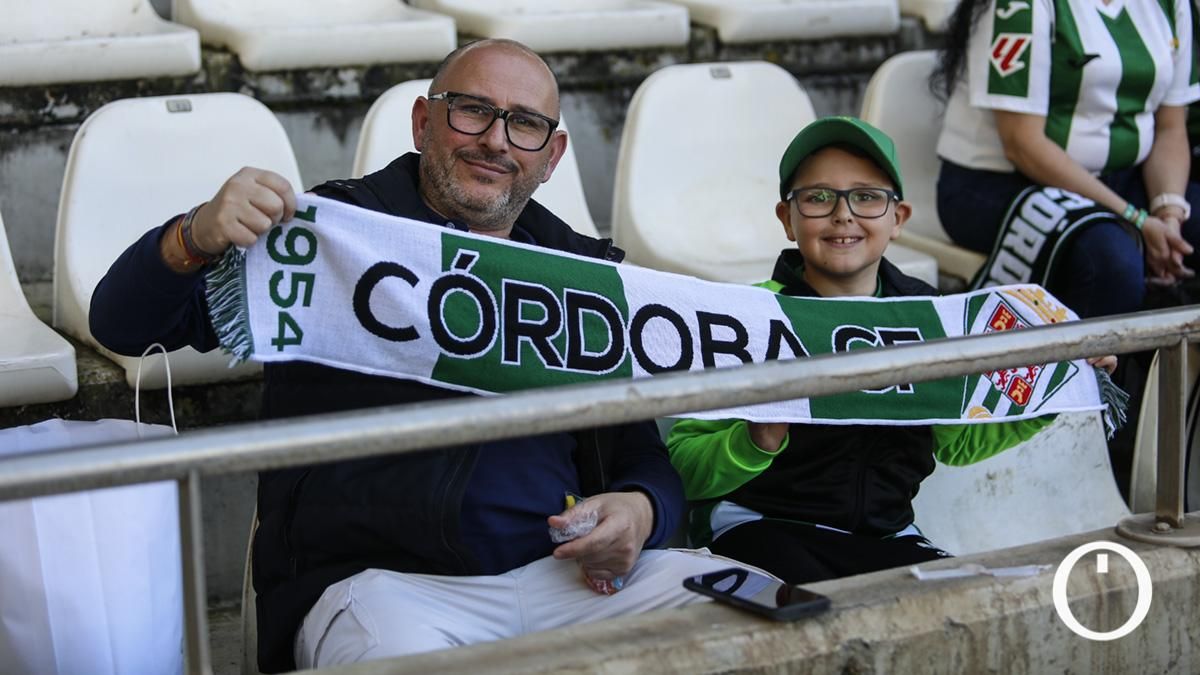 Grada Blanquiverde del Córdoba CF - SD Huesca