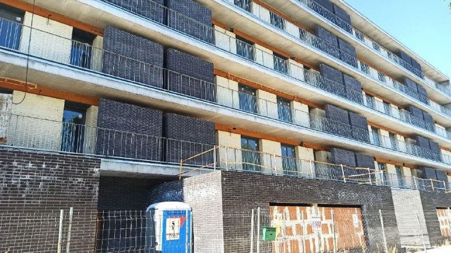 La Junta terminará de construir las 86 viviendas que llevaban paralizadas desde 2011 en el Polígono de Toledo