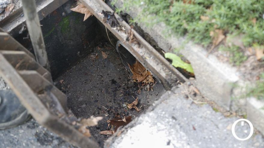 Limpieza de imbornales por parte de EMACSA