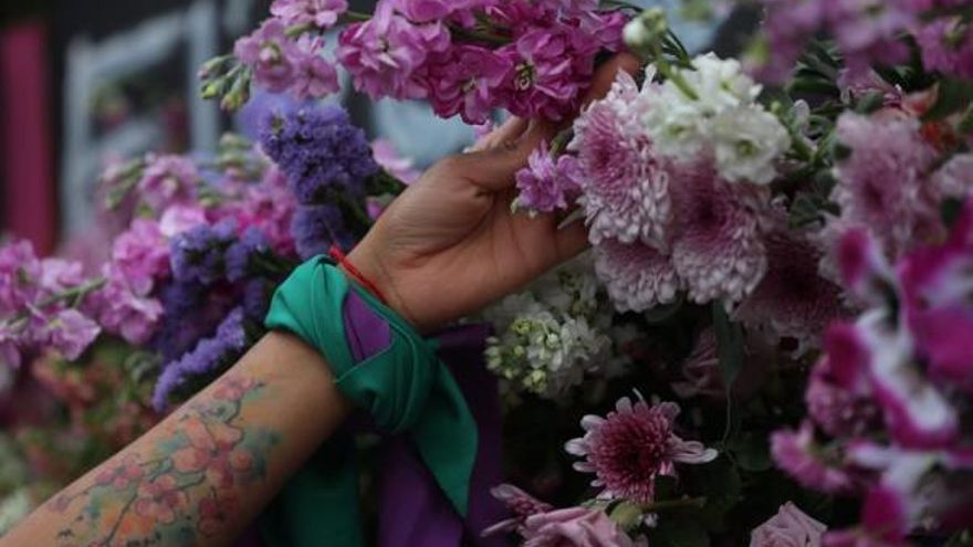 Imágenes del 8M en América Latina, con reclamos por femicidios como eje central