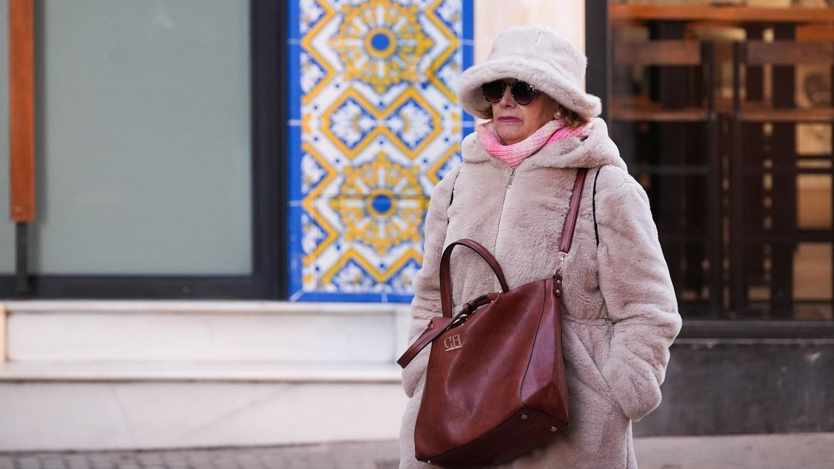 Abrigo y paraguas: el frío y el paso de varias borrascas marcarán la semana meteorológica en Andalucía