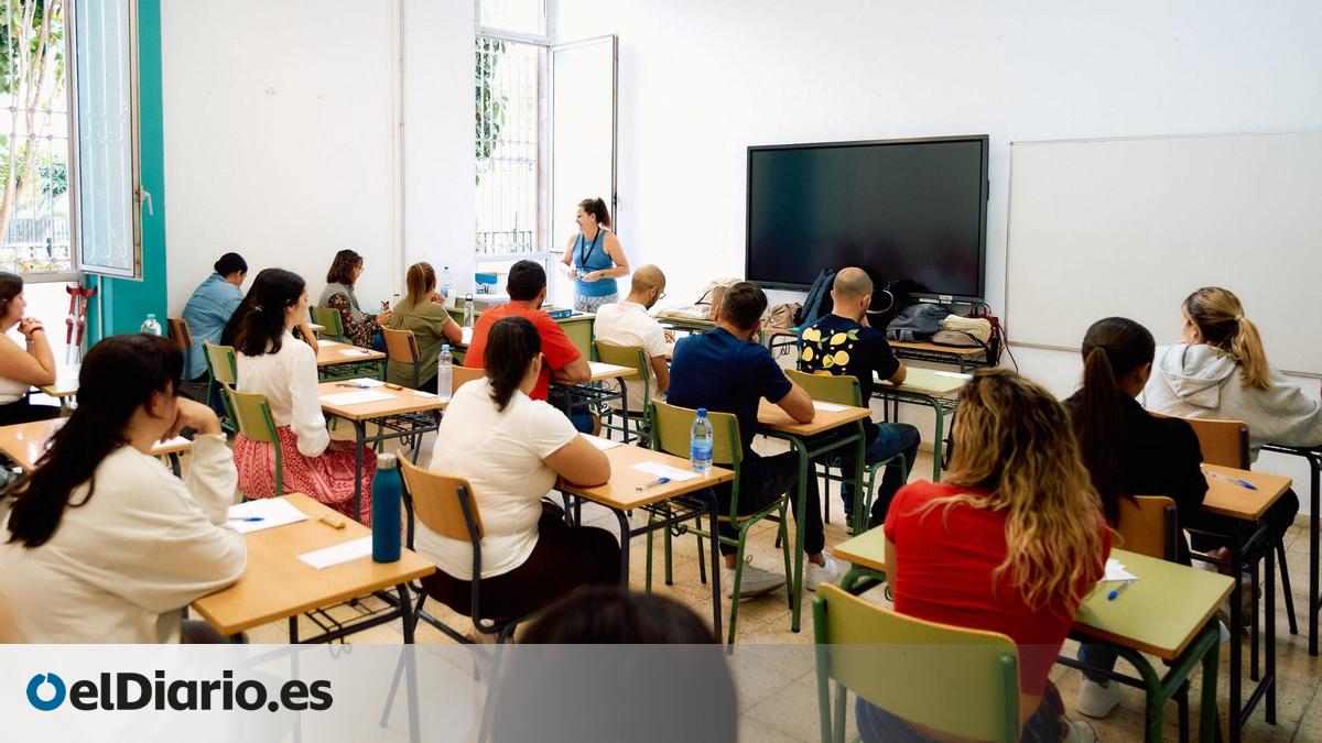 Over 8,000 Candidates Compete for 955 Teaching Positions in the Canary Islands
