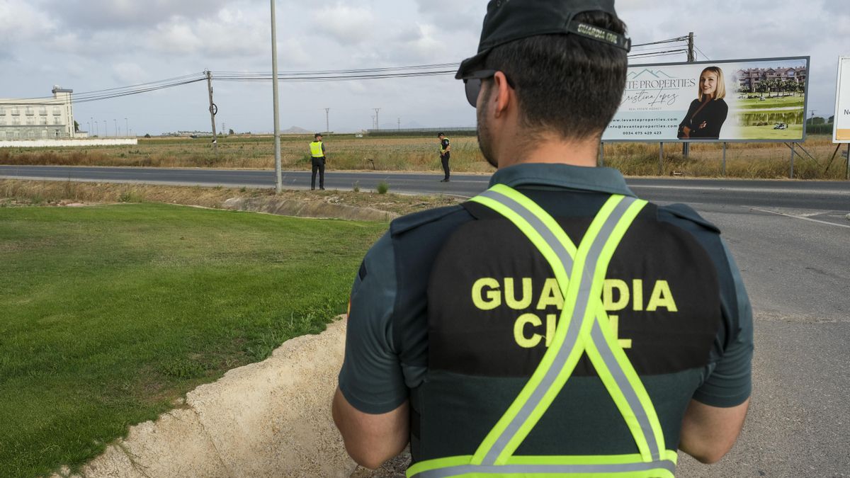 Dispositivo de vigilancia de los accesos por carretera a Torre Pacheco. EFE/ Pablo Miranzo