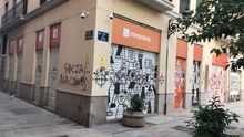 Imagen del estado en el que ha aparecido la sede de Compromís en València