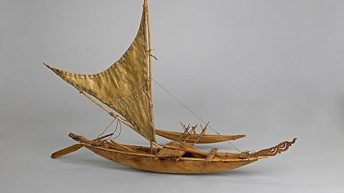 Se exponen maquetas de embarcaciones concebidas para cruzar el mayor océano del planeta, demostrando que sus pobladores eran expertos viajeros de larga distancia desde la antigüedad