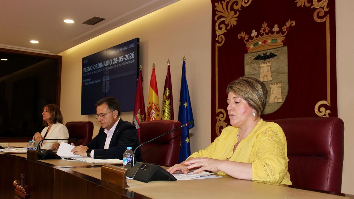 PP, PSOE, Unidas Podemos y Vox del Ayuntamiento de Albacete aprueban una moción de apoyo al sector cuchillero
