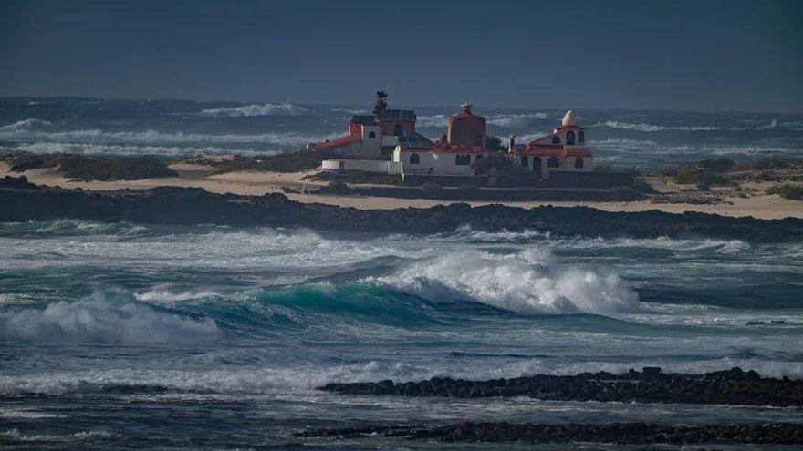 Cambio “radical” para el tiempo del fin de semana: descenso de temperaturas y avisos por oleaje, lluvias y nieve