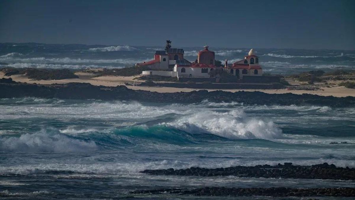 Cambio “radical” para el tiempo del fin de semana: descenso de temperaturas y avisos por oleaje, lluvias y nieve