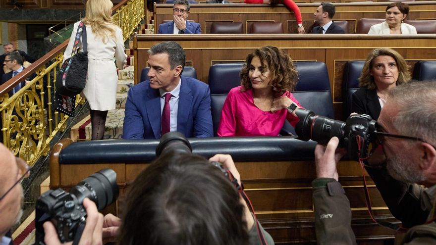 La izquierda presiona para que Pedro Sánchez no dimita